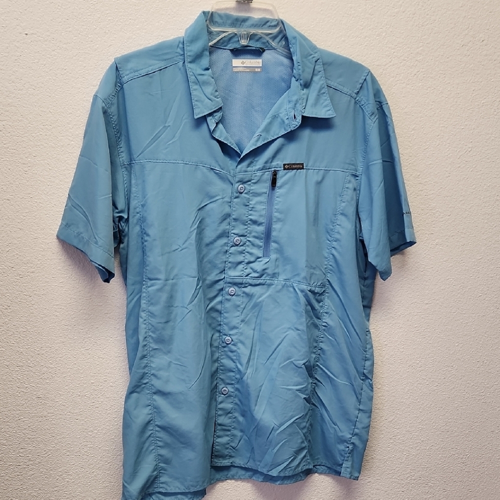 Columbia Light Blue Casual Button Down Shirt